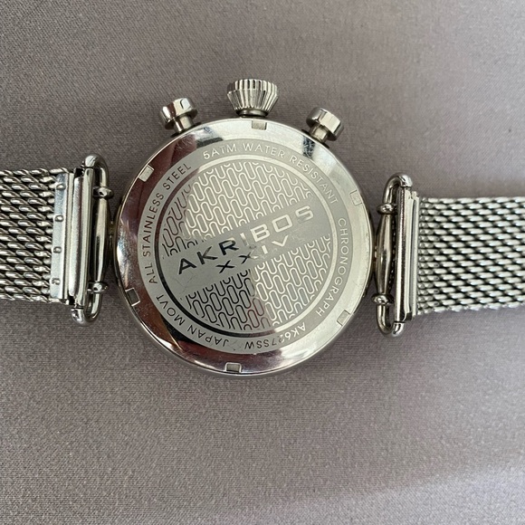 Men’s Akribos XXIV watch, silver with white face and blue dial. - Picture 3 of 8